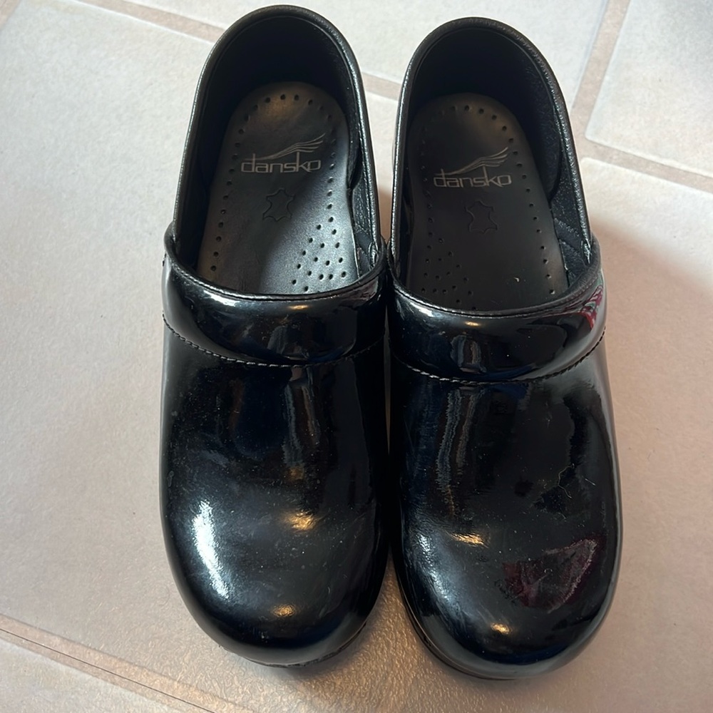 Dansko- Lightly Worn Patent Leather Clogs